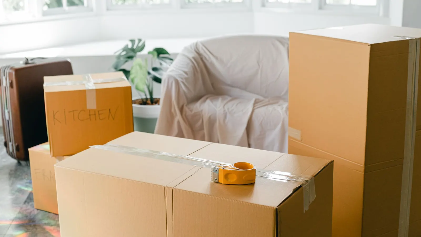 Moving Out of a Rental? A Move-Out Checklist That Helps Protect Your Deposit